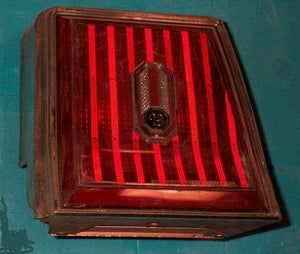 TAIL LIGHT LENS, RH, 81-4 GP, USED, LENS & HOUSING, 1 PC UNIT