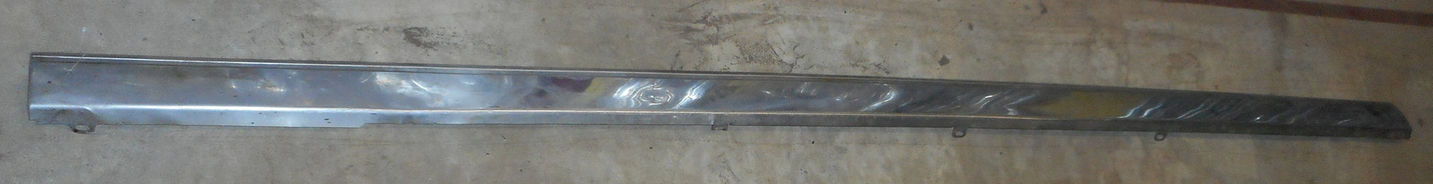 ROCKER MOLDING, LEFT USED 71-72 CUTLASS SUPREME