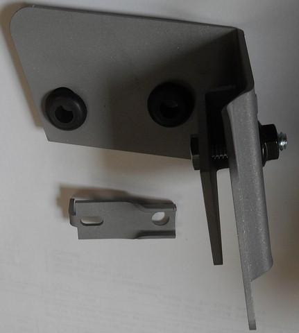 POWER ANTENNA MOUNTING BRACKET, LOWER, WITH CLAMP, 3 PCS, REPRO