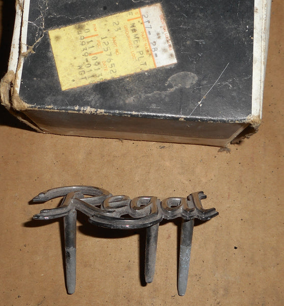 FRONT GRILL EMBLEM, "REGAL" NEW, GM, 78