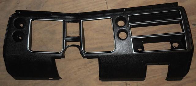 DASH BEZEL PANEL, USED, RECONDITIONED, NO AC, TACH HOLE, PLASTIC