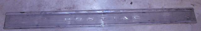 TAIL LIGHT REAR BODY PANEL MOLDING, 10 RIBS,  4470307, USED, POTMETAL
