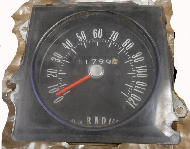 SPEEDOMETER ASSEMBLY, FOR COLUMN SHIFT, USED, 70-2 SKYLARK