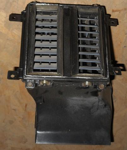 CENTER DASH VENT ASSMY ,USED 73-77 MONTE CARLO MALIBU