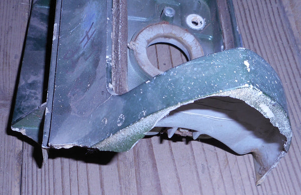 PARK LIGHT HOUSING, LEFT, USED, 71-72 GRAND PRIX