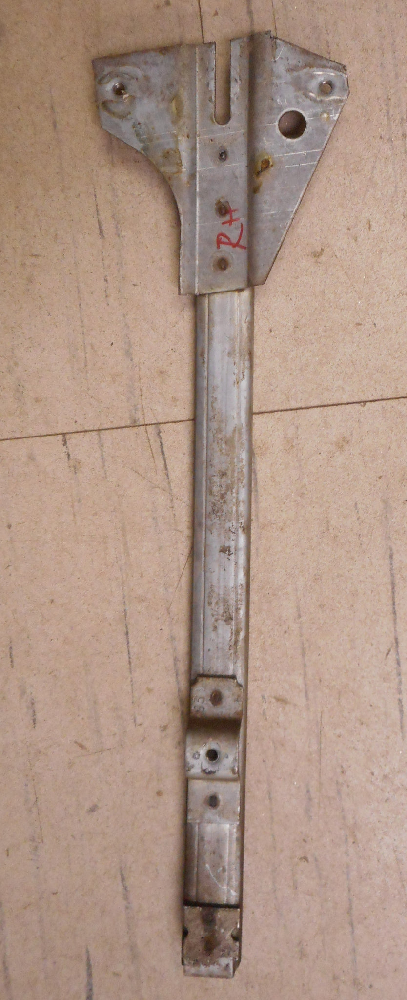 DOOR GLASS TRACK, REAR, VERTICAL, RIGHT, USED, 69 A-BODY