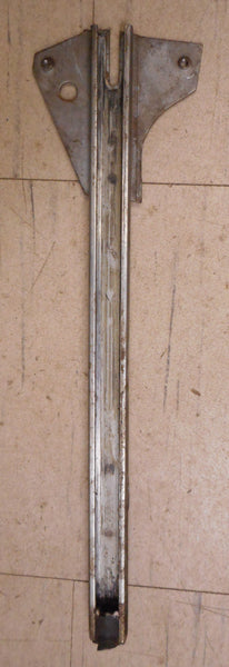 DOOR GLASS TRACK, REAR VERTICAL RIGHT USED 69 A-BODY