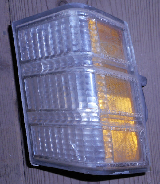 PARK LIGHT LENS ,LEFT USED,79 MONTE CARLO