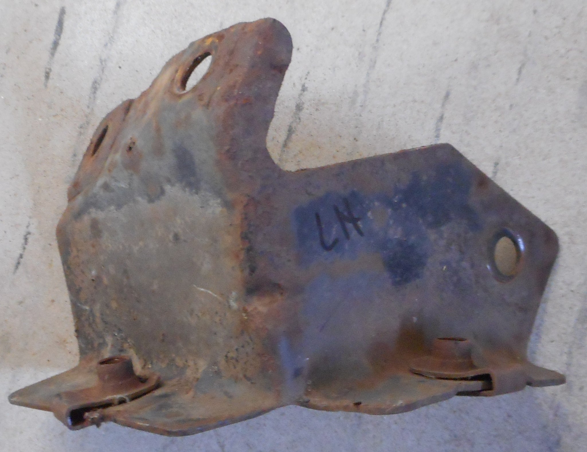 WHEEL WELL BRACE ,LEFT USED 70-81 TRANS AM CAMARO