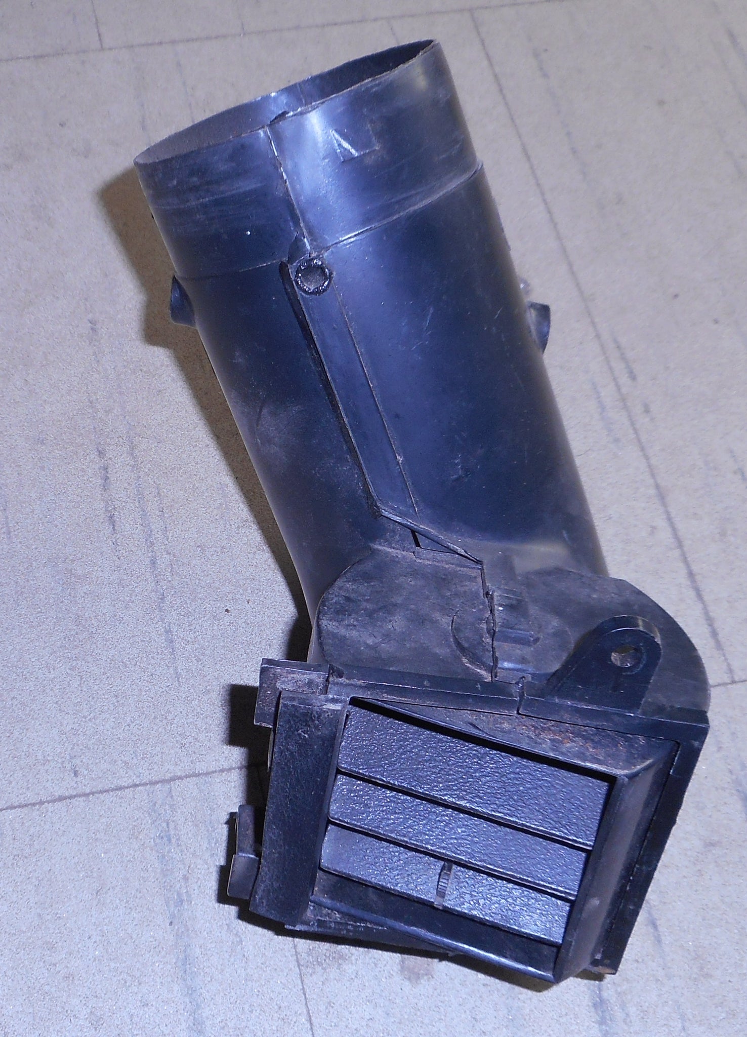 DASH AC VENT ASSMY ,RIGHT UPPER,USED 70-78 CAMARO