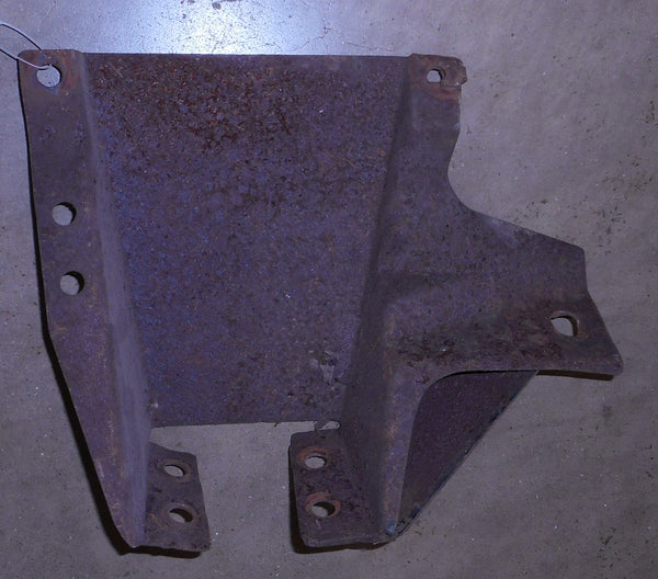 FRONT VALANCE CENTER BRACKET ,USED 71 72 GTO