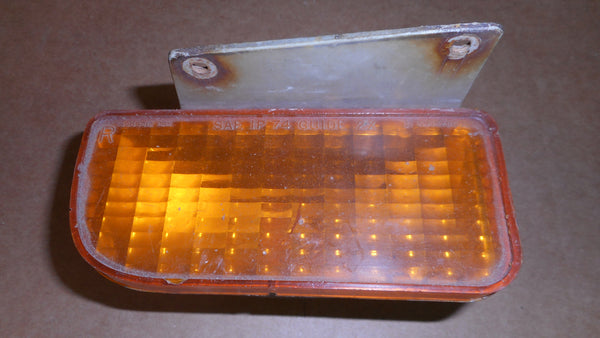 PARK LIGHT ,RIGHT USED 74 TRANS AM FIREBIRD VENTURA