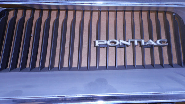 FRONT GRILL ,LEFT USED 74 FIREBIRD TRANS AM