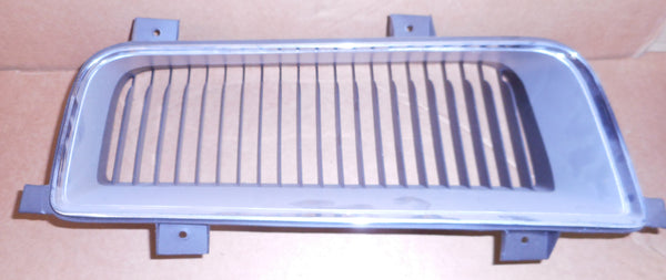 FRONT GRILL ,RIGHT USED 74 FIREBIRD TRANS AM