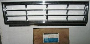 TAIL LIGHT BEZEL, NEW, RH