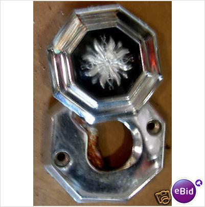 TRUNK LOCK EMBLEM, 81 83 86-7 BONNEVILLE GRAND PRIX