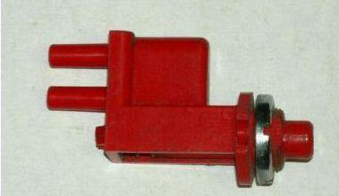 POWER TRUNK VACUUM SWITCH, RED, USED