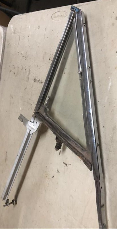 DOOR VENT FRAME, RH, HT, 66-7 NV, 2 DR HDT, CHROME, NO GLASS, USED