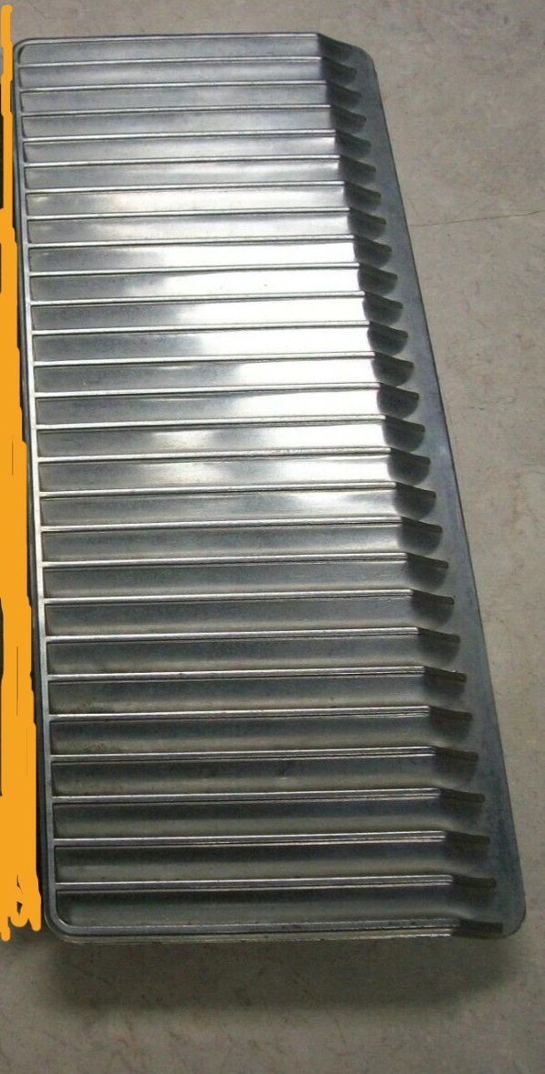 HOOD LOUVER ,LEFT USED 71 72 CUTLASS