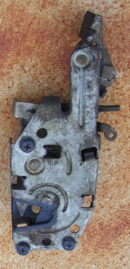 DOOR LOCK LATCH ,RIGHT USED 64-66 SOME A-BODY